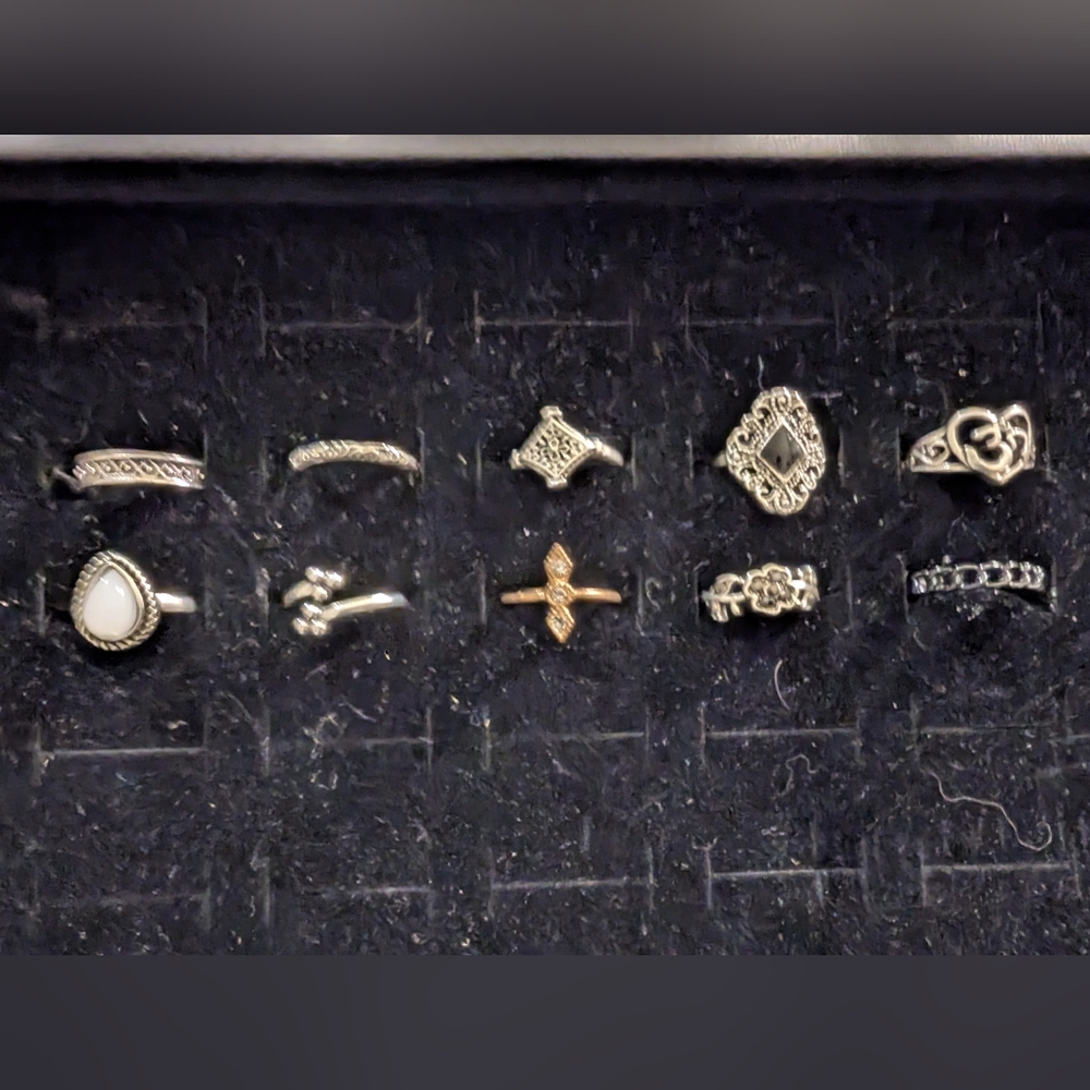 Costume jewelry rings size 6 assorted